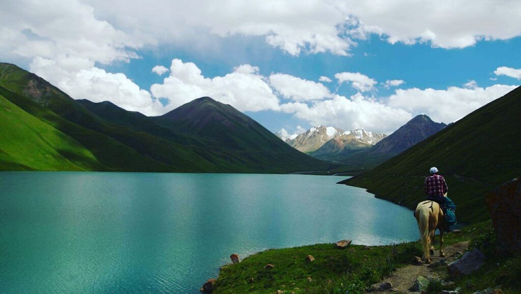 Kol-Ukok Lake Kol-Ukok Lake - Kyrgyzstan Trips & Guides